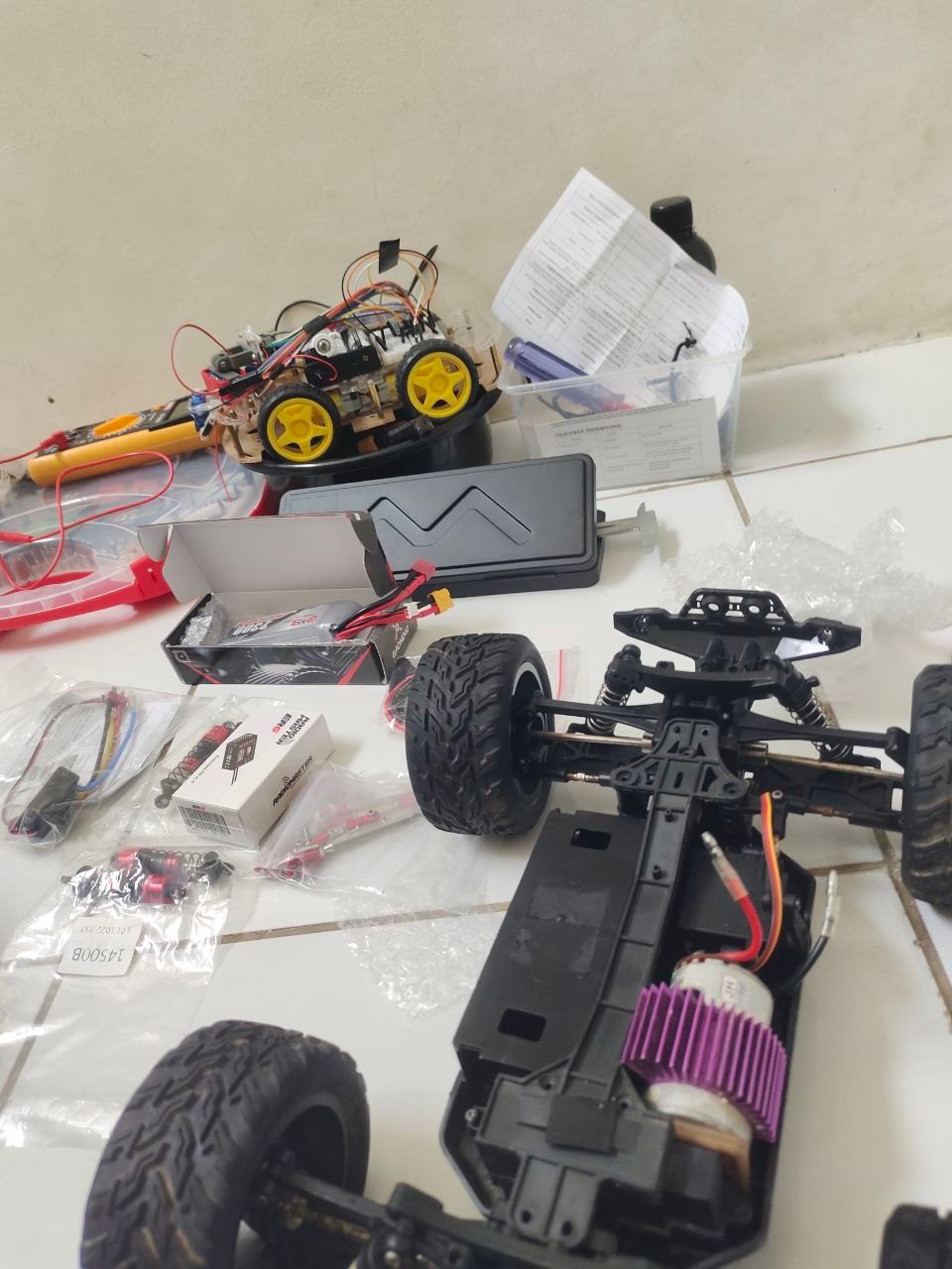 Chassis RC Lagi Dirakit Ulang